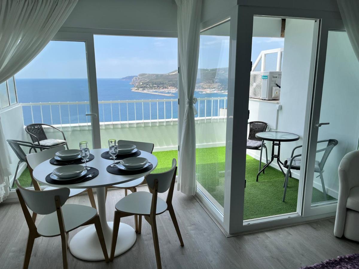 Axenic Retreat - Panoramic Ocean View, Sleeps 4, Ensuite Bathroom, New Redesign Sesimbra Kültér fotó