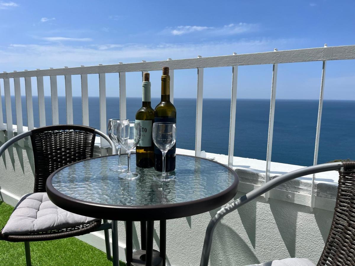 Axenic Retreat - Panoramic Ocean View, Sleeps 4, Ensuite Bathroom, New Redesign Sesimbra Kültér fotó