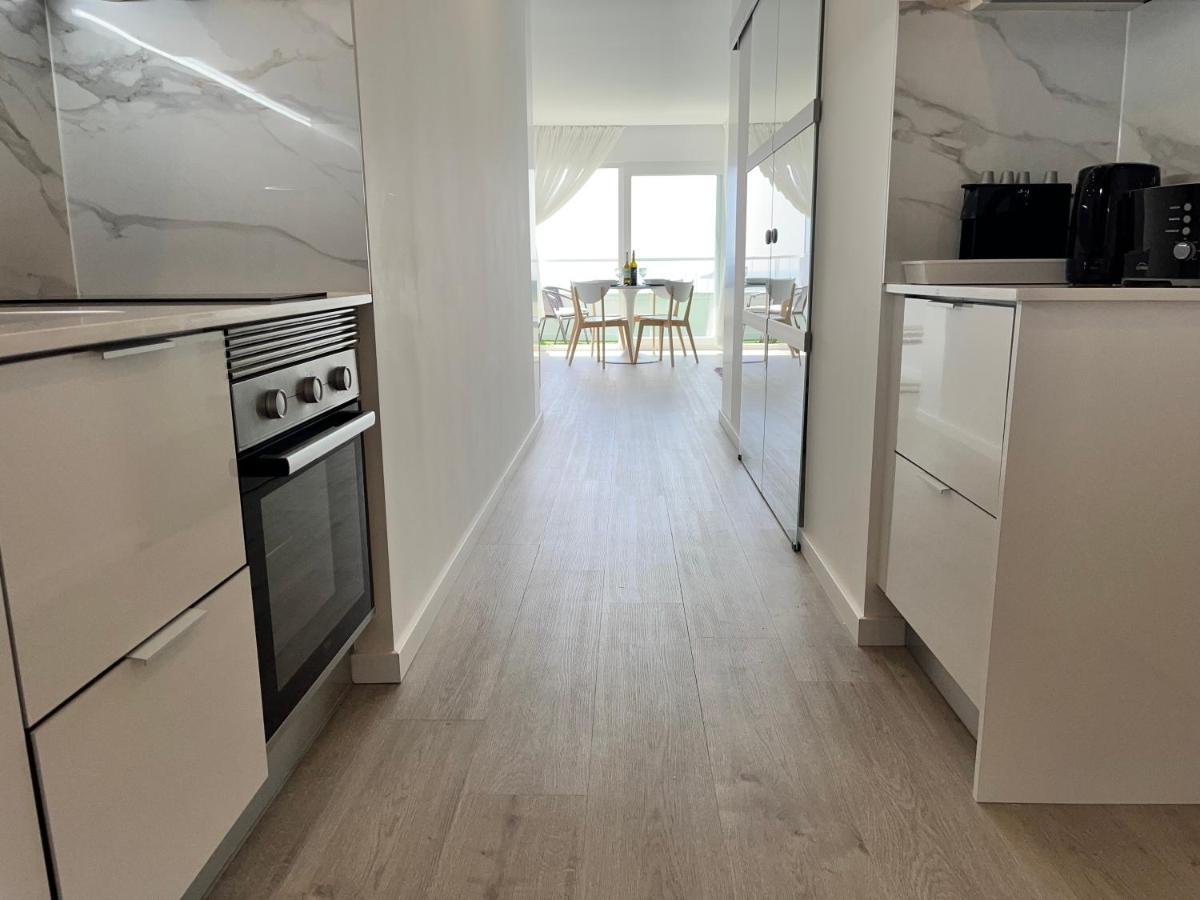 Axenic Retreat - Panoramic Ocean View, Sleeps 4, Ensuite Bathroom, New Redesign Sesimbra Kültér fotó