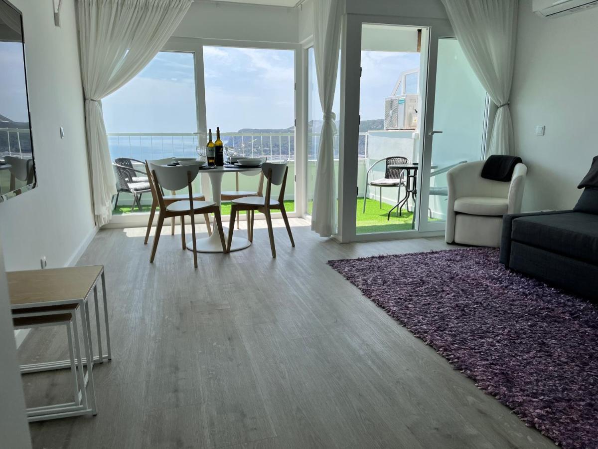 Axenic Retreat - Panoramic Ocean View, Sleeps 4, Ensuite Bathroom, New Redesign Sesimbra Kültér fotó