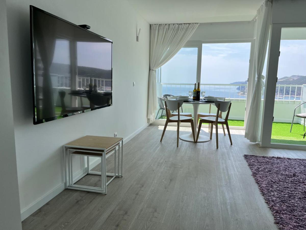 Axenic Retreat - Panoramic Ocean View, Sleeps 4, Ensuite Bathroom, New Redesign Sesimbra Kültér fotó