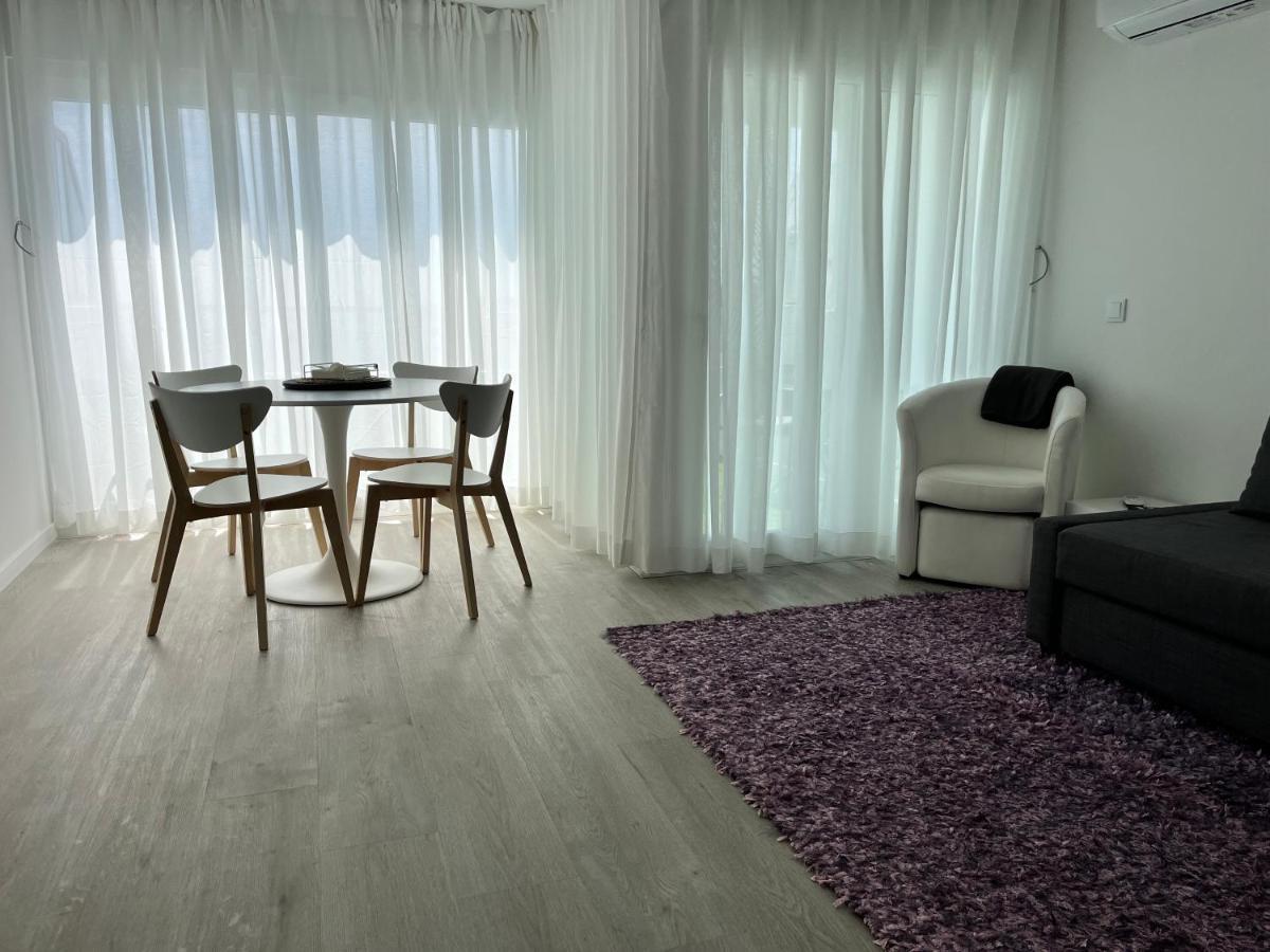 Axenic Retreat - Panoramic Ocean View, Sleeps 4, Ensuite Bathroom, New Redesign Sesimbra Kültér fotó